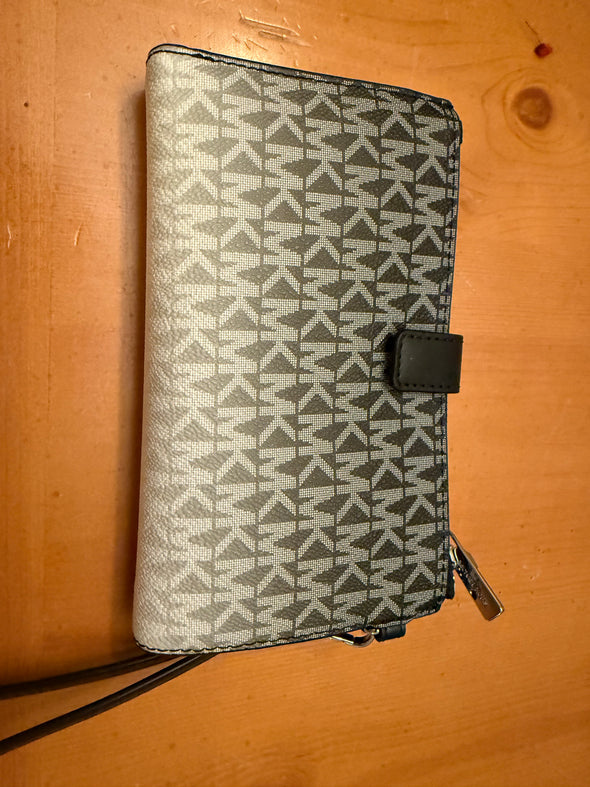 Michael Kors black/white faded wallet - rarely used