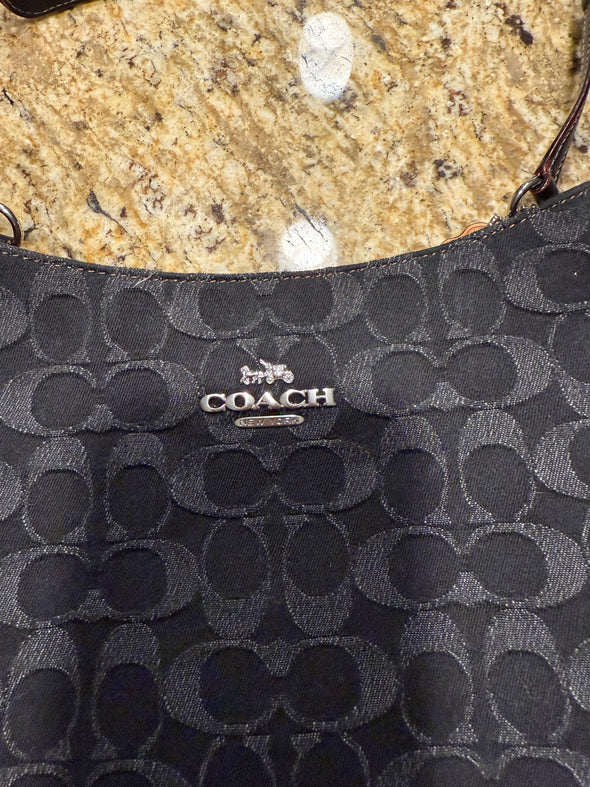Coach small shoulder bag - used 1-2 times