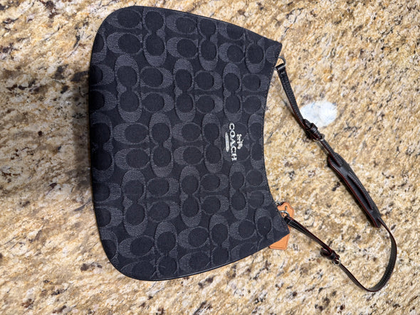 Coach small shoulder bag - used 1-2 times