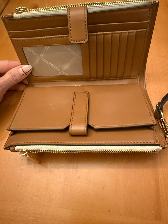 Michael Kors wallet - used 1 or 2 times